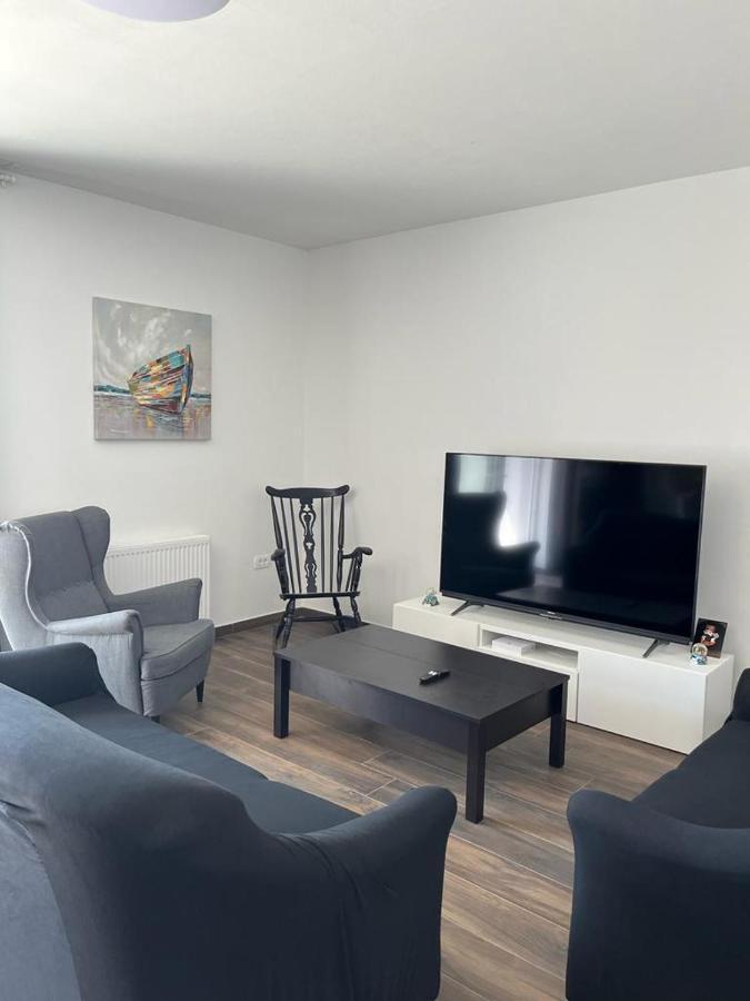 D&j Apartment *