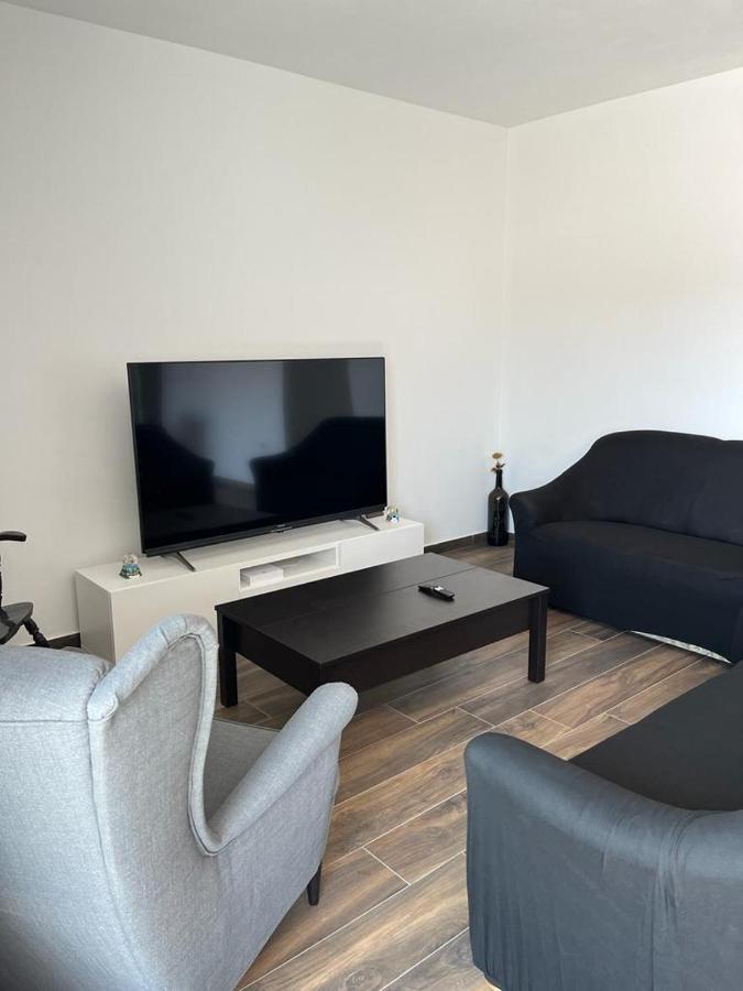 D&j Apartment *